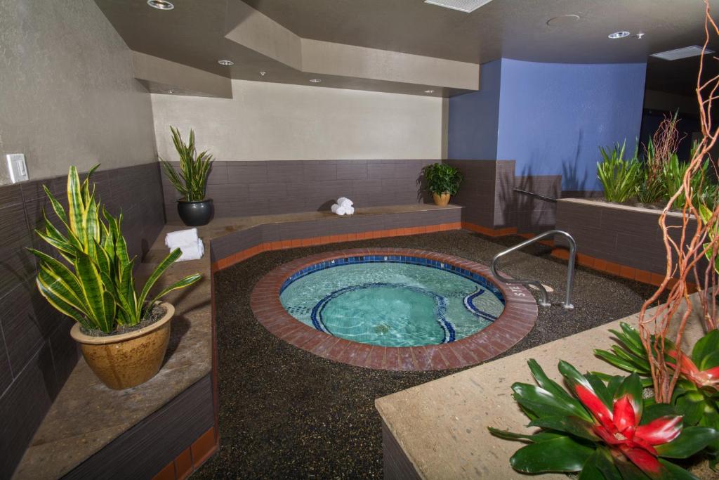 Popular attractions Area Nearby Property